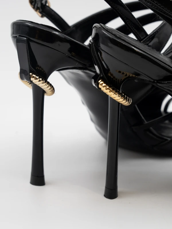 ÖKÇE GOLD TOKA DETAYLI TOPUKLU SİYAH