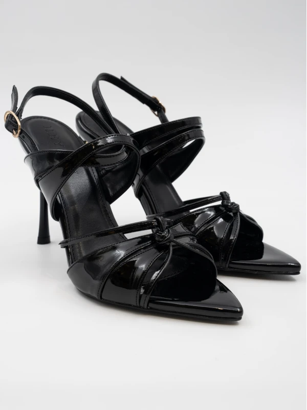 ÖKÇE GOLD TOKA DETAYLI TOPUKLU SİYAH