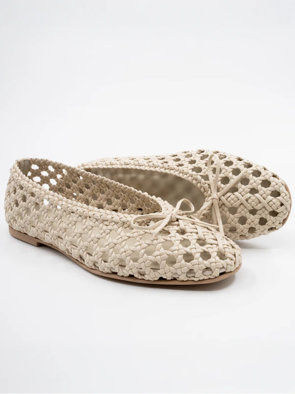 Örgü Detaylı Fiyonklu Deri Babet KREM