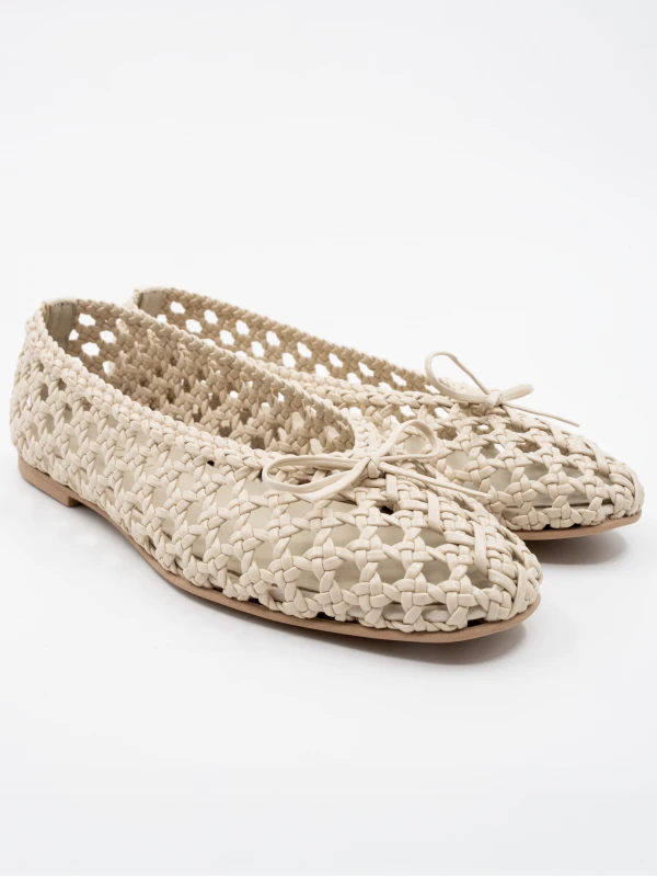 Örgü Detaylı Fiyonklu Deri Babet KREM