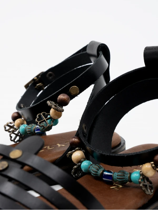 POTİN TOKA DETAYLI DERİ SANDALET SİYAH