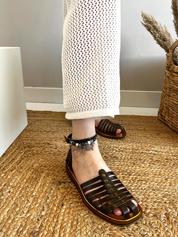 POTİN TOKALI DERİ SANDALET