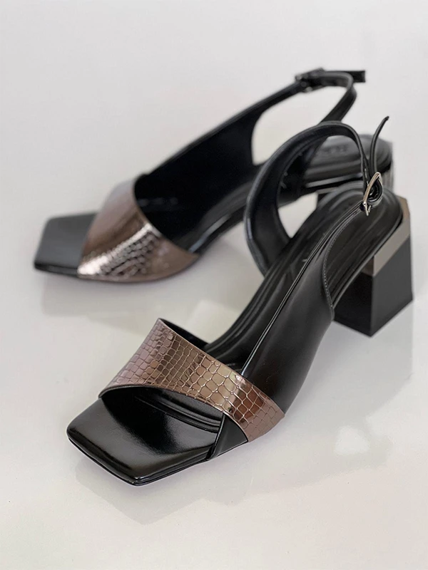 RUGAN KADIN TOPUKLU SANDALET PLATİN