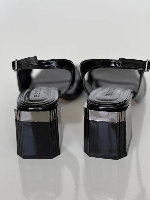 RUGAN KADIN TOPUKLU SANDALET SİYAH