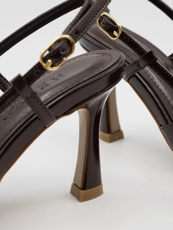 SİVRİ BURUN TOPUKLU KAHVE