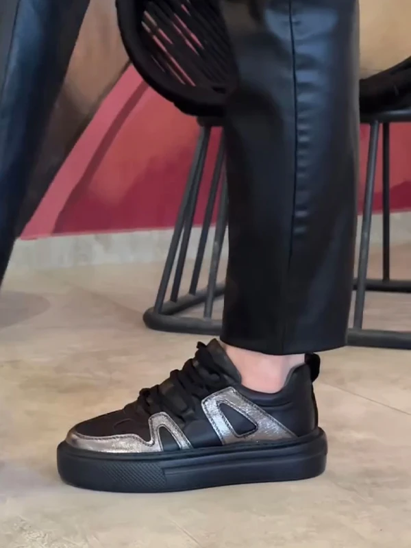 SÜET DETAYLI ÇAPRAZ BAĞCIK SNEAKER