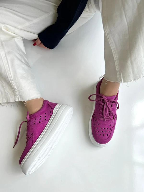 SÜET LAZER KESİMLİ SNEAKER