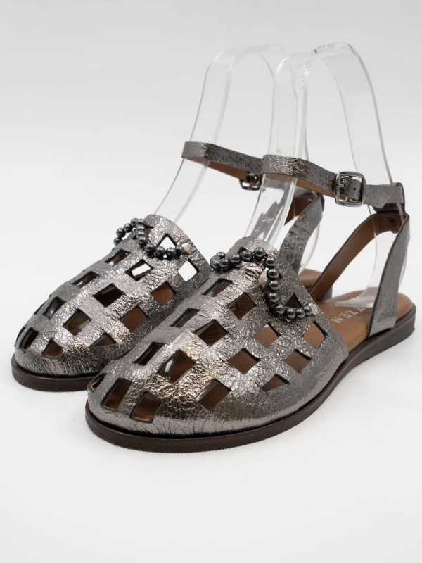 TAŞ DETAYLI KAFES DERİ SANDALET PLATİN