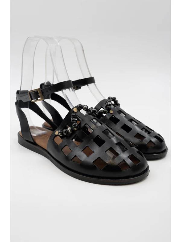TAŞ DETAYLI KAFES DERİ SANDALET SİYAH