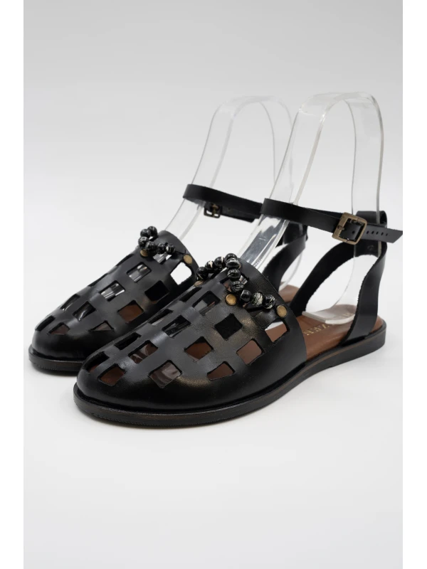 TAŞ DETAYLI KAFES DERİ SANDALET SİYAH