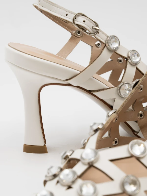 TAŞ DETAYLI TOPUKLU AYAKKABI BEYAZ