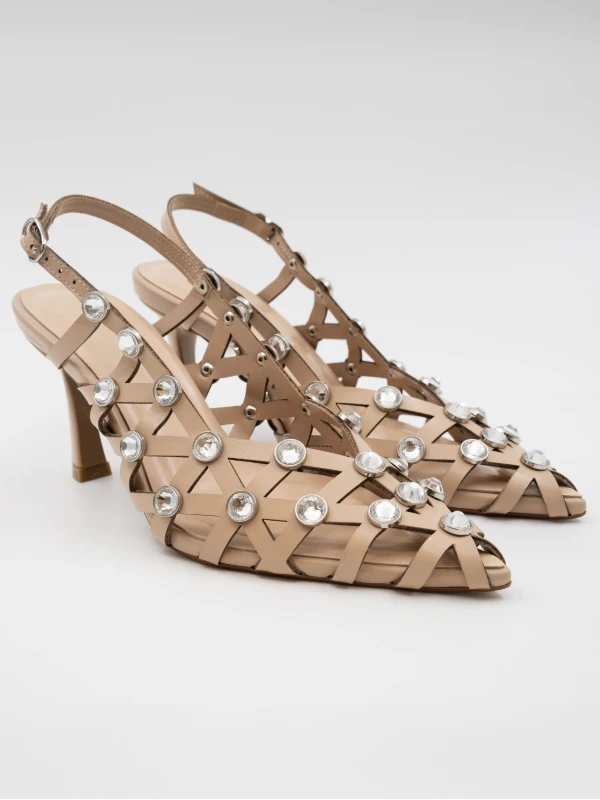 TAŞ DETAYLI TOPUKLU AYAKKABI NUDE