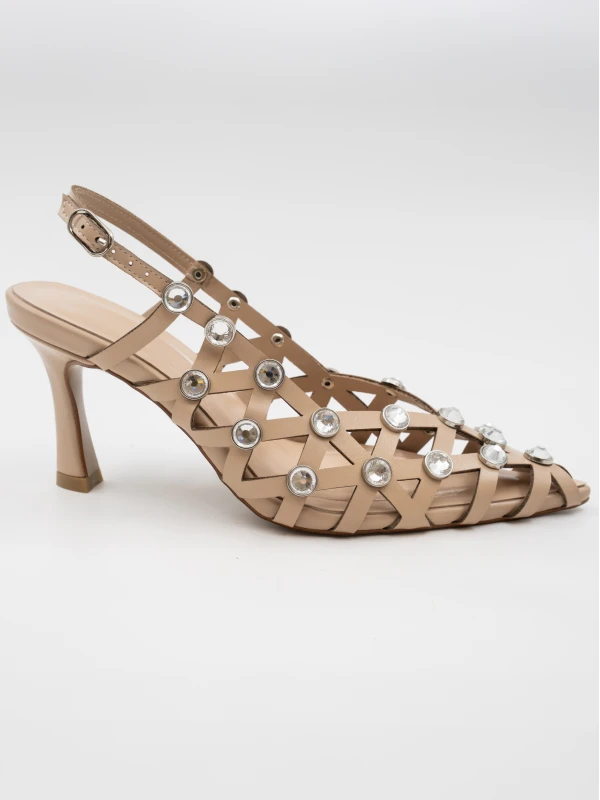 TAŞ DETAYLI TOPUKLU AYAKKABI NUDE