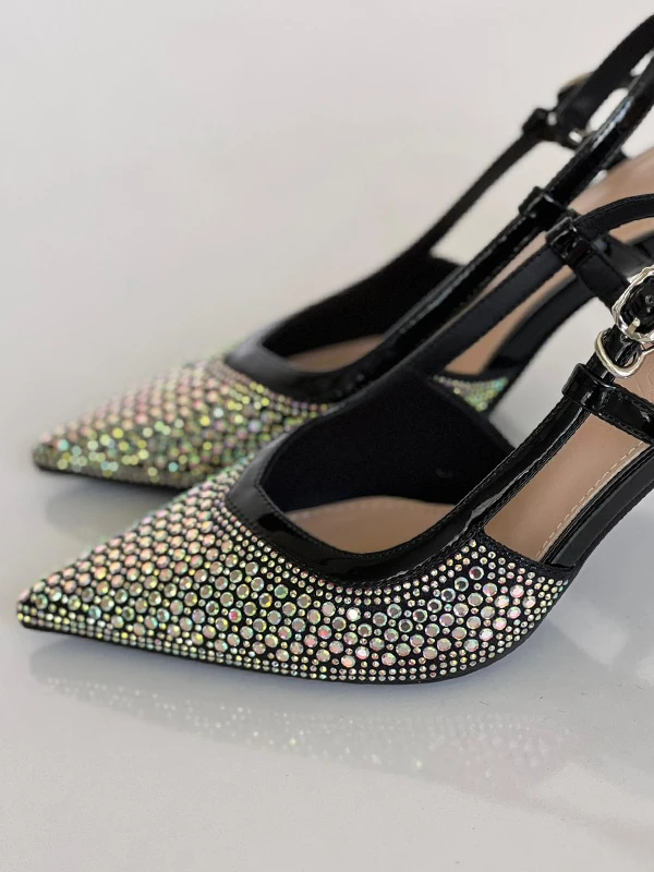 TAŞ DETAYLI TOPUKLU AYAKKABI SİYAH