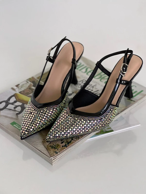 TAŞ DETAYLI TOPUKLU AYAKKABI SİYAH