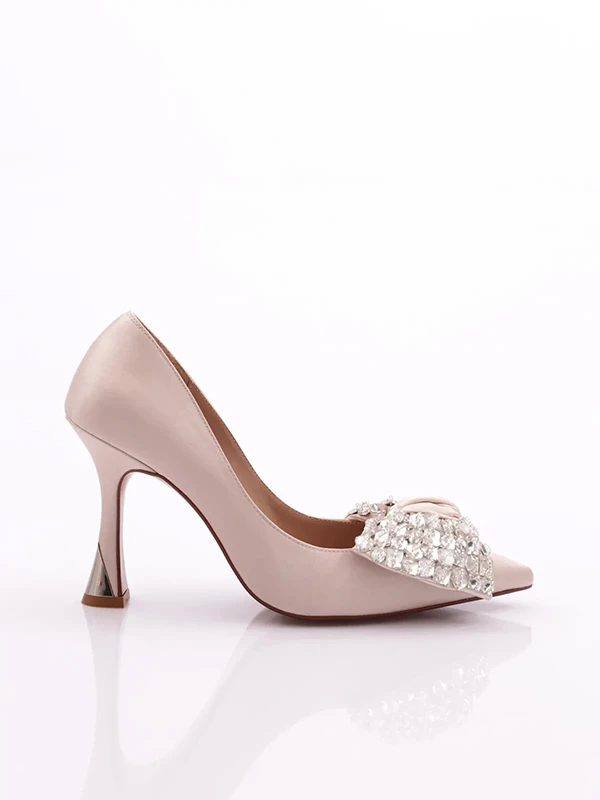 TAŞ FİYONK DETAYLI TOPUKLU KREM