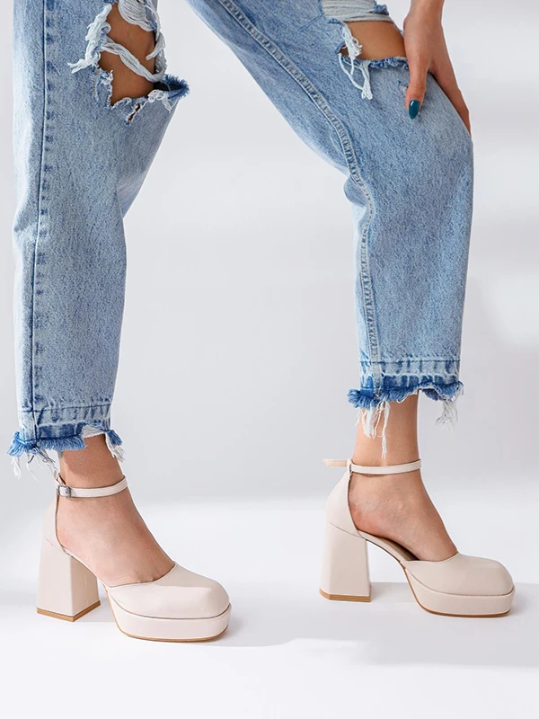 BİLEK BANTLI PLATFORM SANDALET