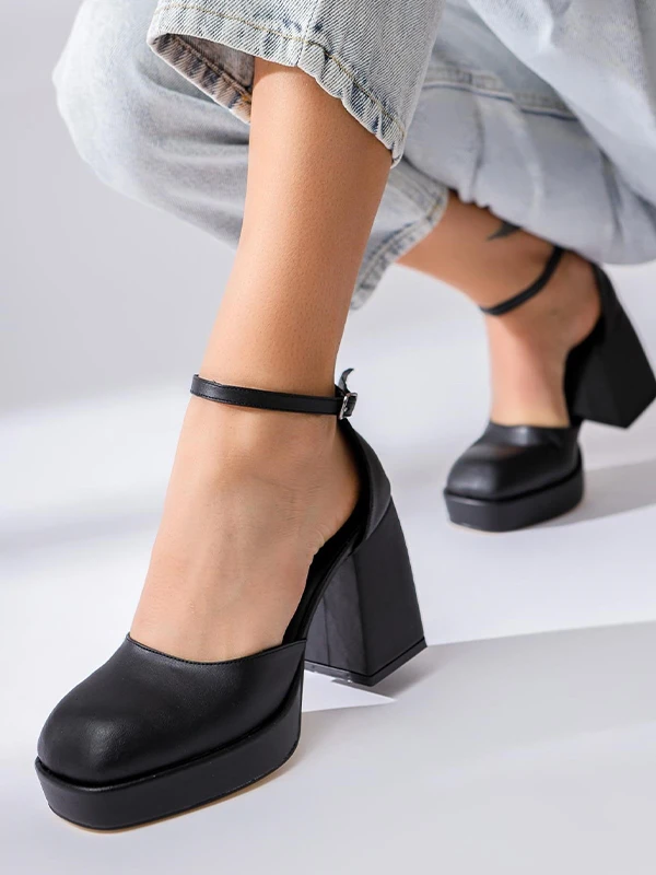 BİLEK BANTLI PLATFORM SANDALET