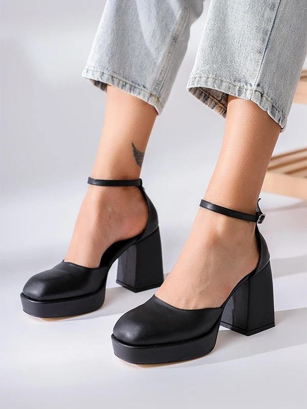 BİLEK BANTLI PLATFORM SANDALET