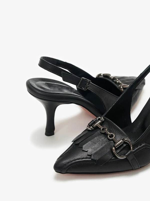 TOKA DETAYLI DERİ TOPUKLU KADIN AYAKKABI SİYAH