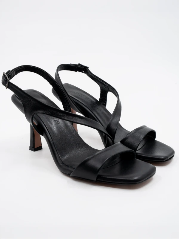 TOPUKLU DERİ SANDALET SİYAH