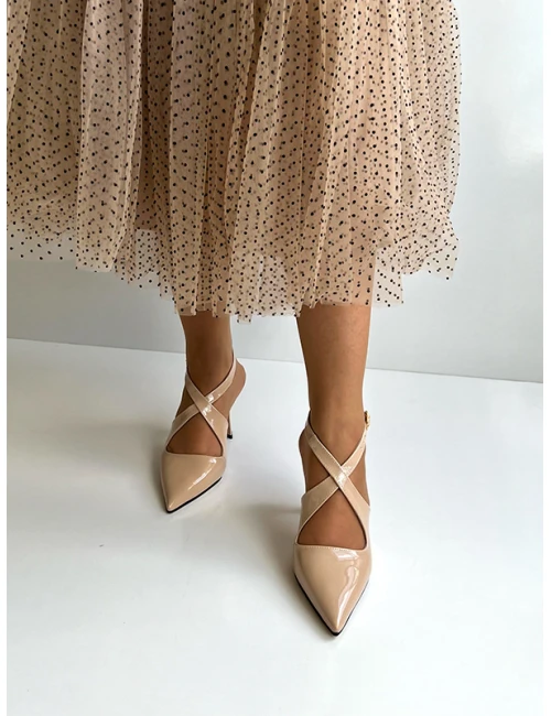 ÇAPRAZ BANTLI TOPUKLU AYAKKABI