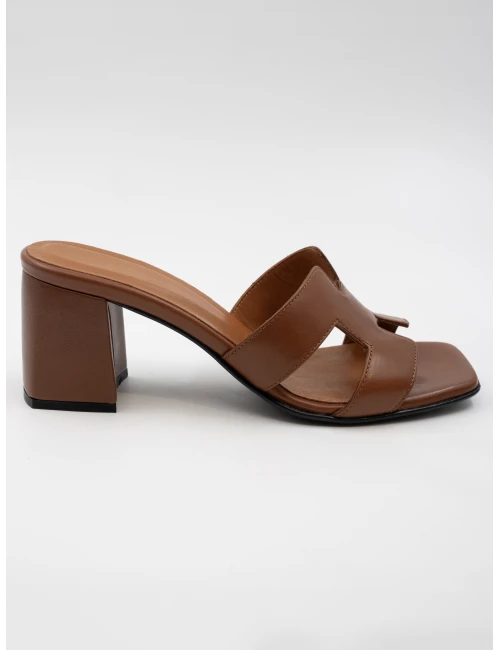 KADIN TOPUKLU DERİ TERLİK TABA