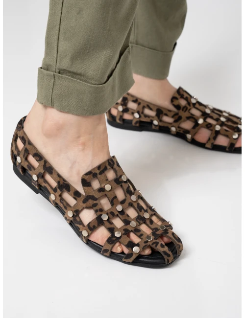 KAFES DETAYLI DERİ BABET LEOPAR