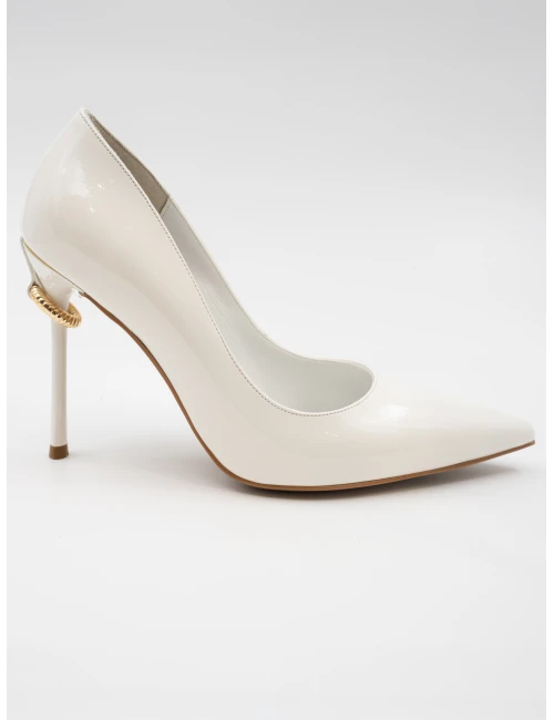 ÖKÇE DETAYLI RUGAN TOPUKLU BEYAZ