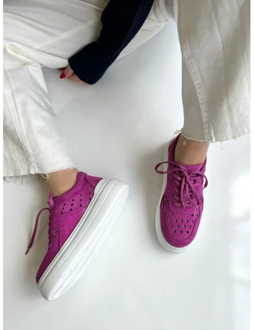 SÜET LAZER KESİMLİ SNEAKER