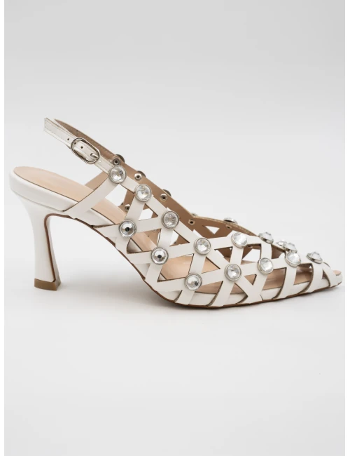 TAŞ DETAYLI TOPUKLU AYAKKABI BEYAZ