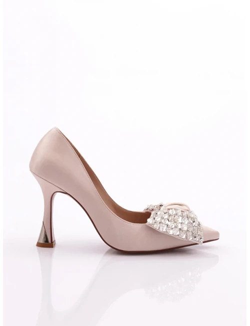 TAŞ FİYONK DETAYLI TOPUKLU KREM