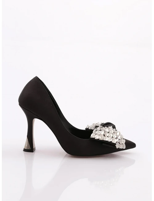 TAŞ FİYONK DETAYLI TOPUKLU SİYAH