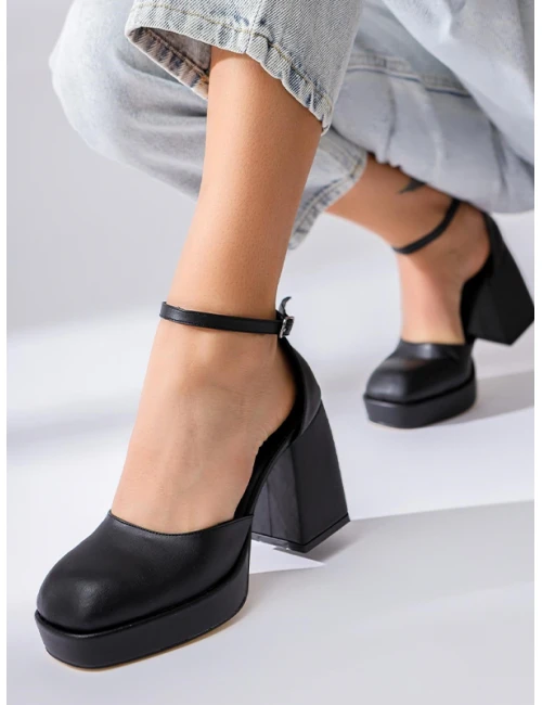 BİLEK BANTLI PLATFORM SANDALET