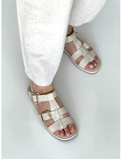 TOKA DETAYLI KADIN DERİ SANDALET KREM