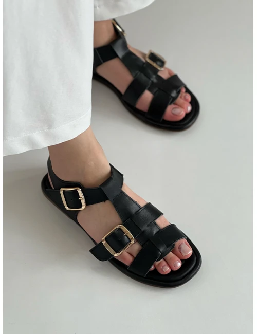 TOKA DETAYLI KADIN DERİ SANDALET SİYAH