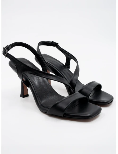 TOPUKLU DERİ SANDALET SİYAH