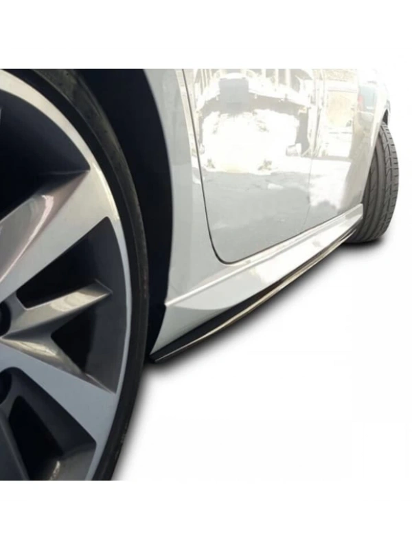 Leon MK3 Marşpiyel Altı Lip PARLAK SİYAH