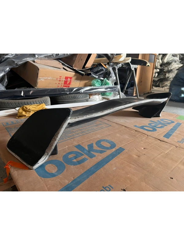 Üniversal Büyük Spoiler BOYALI