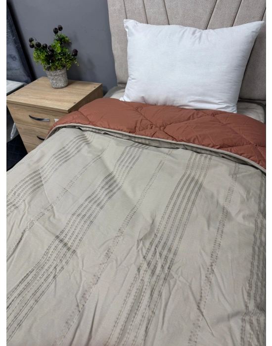 Clasy %100 Pamuk Ranforce Çift kişilik Yorgan Çift Taraflı Arakis V3 Sütlü Kahve-Kiremit Düz Desenli Kapitoneli