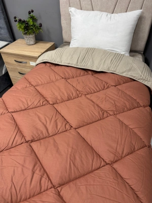 Clasy %100 Pamuk Ranforce Çift kişilik Yorgan Çift Taraflı Arakis V3 Sütlü Kahve-Kiremit Düz Desenli Kapitoneli