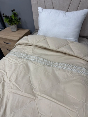 Clasy %100 Pamuk Ranforce Çift kişilik Yorgan Çift Taraflı Olerin V1 Krem Düz Desenli Kapitoneli