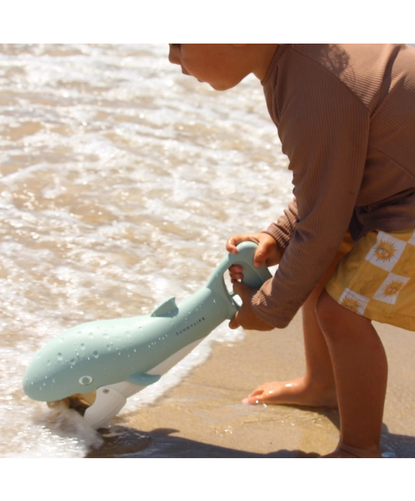 Sunnylife - Whale Green Kum Toplama Oyuncağı