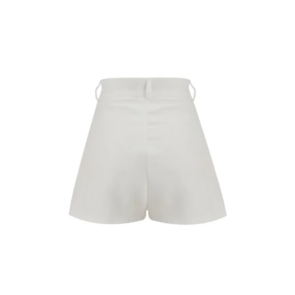 Düğme Detaylı Beyaz Şort