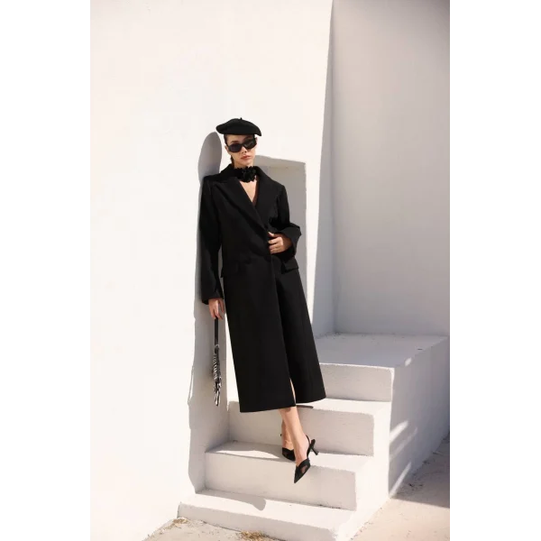 YIRTMAÇLI DÜĞMELİ SİYAH YÜN KABAN