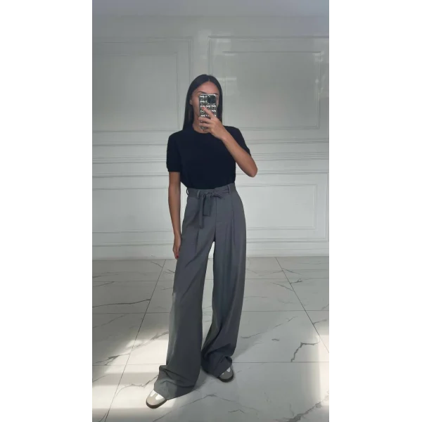 SİYAH YUMOŞ KISA KOLLU KAZAK