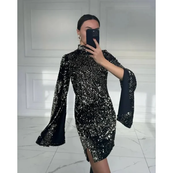 PAYETLİ KOL DETAY SİYAH ELBİSE