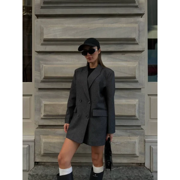 CEPLİ DÜĞMELİ GRİ CEKET