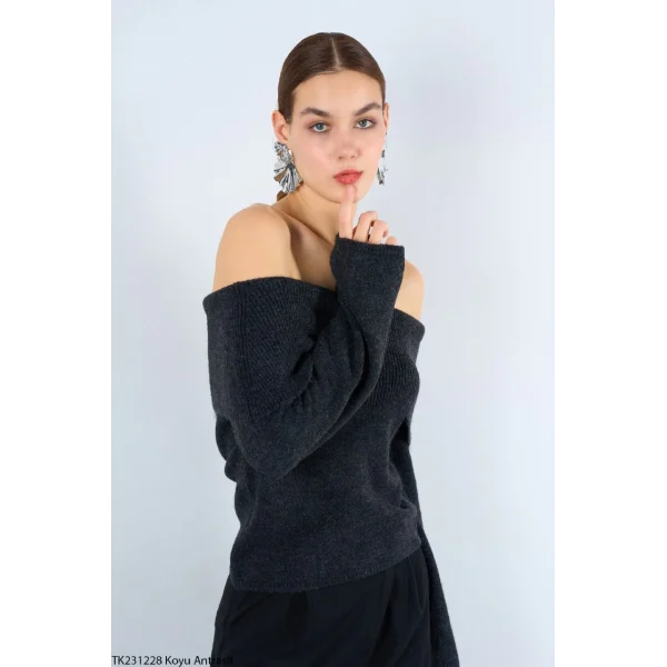 DEGAJE YAKA ANTRASİT TRİKO KAZAK