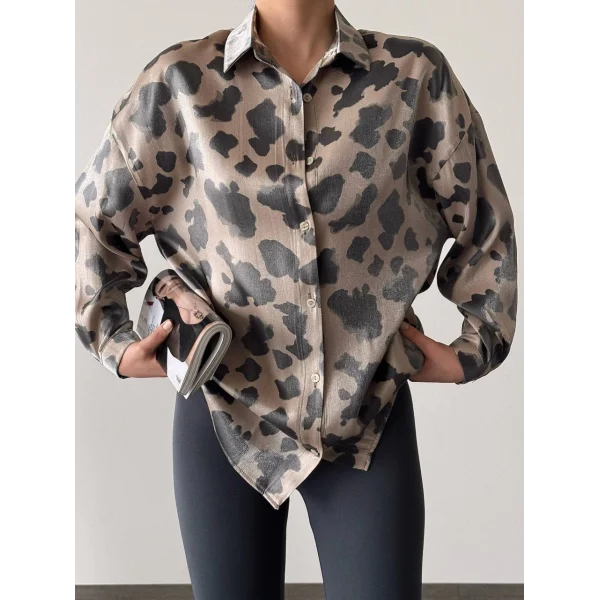 PARILTI BENEKLİ DESEN GÖMLEK VİZON